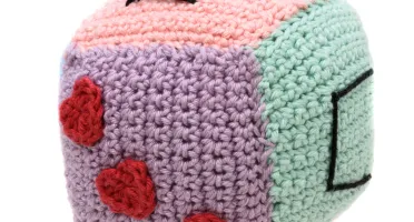Cubo do Alfabeto em Amigurumi com Guizo