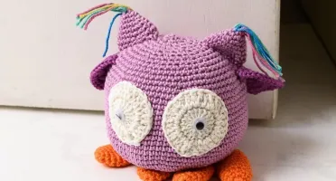 Coruja Peso de Porta em Amigurumi
