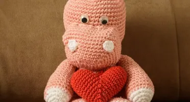 Hipopótamo com Coração em amigurumi