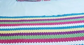 Kit Capas de Almofadas e Manta / Peseira em Crochê