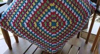 Kit Capas de Almofadas e Manta / Peseira em Crochê
