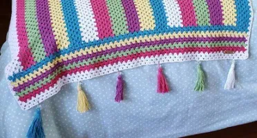 Kit Capas de Almofadas e Manta / Peseira em Crochê