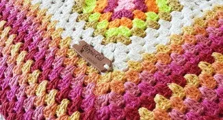 Manta de Crochê Multicolorida Gabi