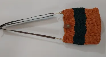 Bolsa de crochet feita a mão
