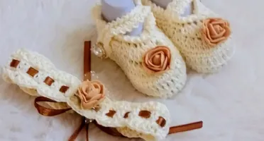 Kit Sapatinho e Faixa de Crochê para Bebê