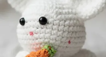 Coelho Branco Cenoura Amigurumi