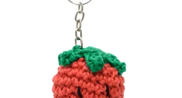 Chaveiro Morango em Amigurumi