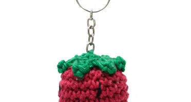 Chaveiro Morango em Amigurumi