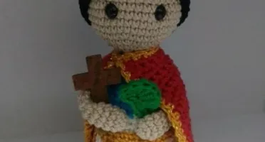 Santo Expedito em crochê Amigurumi
