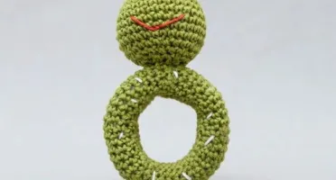 Chocalho Sapinho Amigurumi
