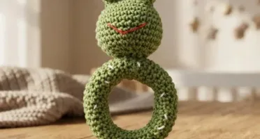 Chocalho Sapinho Amigurumi