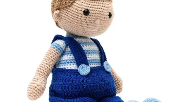 Boneco Alex em amigurumi
