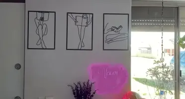 Trio de Quadros Mulheres Lendo em MDF Preto 40 x 27 cm