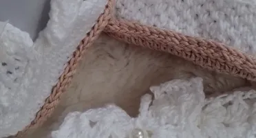 Kit Mocassim e Faixa Branca de Crochê para Bebê