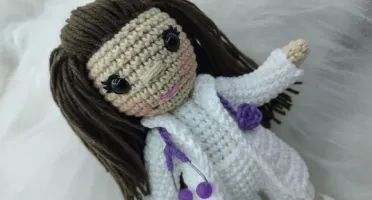 Mini boneca profissão - Médica