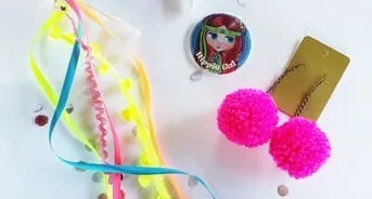 Kit Tiara e Brincos Pompom