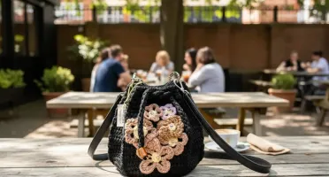 Bolsa de Crochê Sanfona com Flores