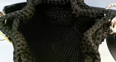 Bolsa de Crochê Sanfona com Flores