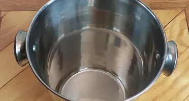 Balde de gelo em inox com capacidade de 2 litros