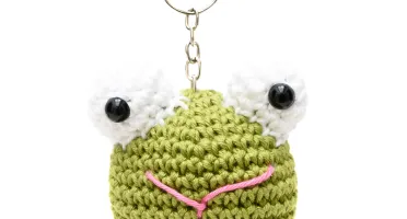 Chaveiro Cabeça de Sapo em Amigurumi