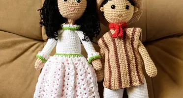 Casal de bonecos Prenda e Gaúcho em amigurumi