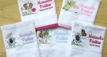 Kit com 5 Toalhas Escolares Personalizadas