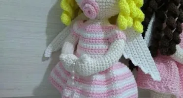 Boneca Angelis com Cachinhos