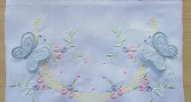 Toalha de Lavabo Luxo com Borboletas 3D