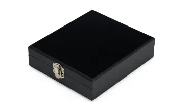 Kit Vinho com Baralho, Dados e Estojo MDF