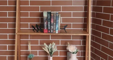 Estante escada em cedrinho para vasos e livros
