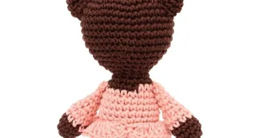 Chaveiro ursa média em amigurumi