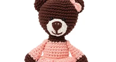 Chaveiro ursa média em amigurumi