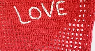 Banner / Enfeite de Parede Love em Crochê