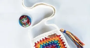 Bolsa Hippie Coração em Crochê