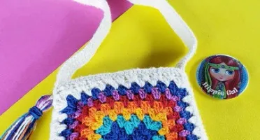Bolsa Hippie Coração em Crochê