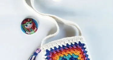 Bolsa Hippie Coração em Crochê
