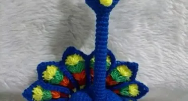 Amigurumi Pavão , porta caneta