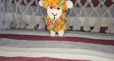 Mini Carneirinho Fofo, feito a mão em croche sob encomenda