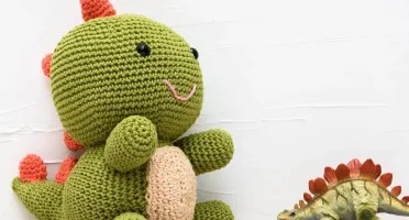 Dinossauro Verde em amigurumi