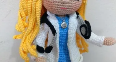 Amigurumi Profissões - Médica