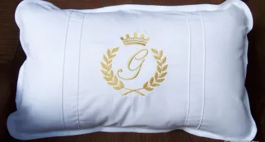 Capa de Almofada 40x68 Bordada e Personalizada