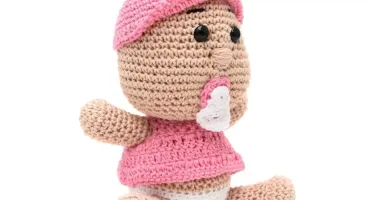 Bebê de chupeta em amigurumi