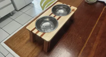 Comedouro duplo elevado