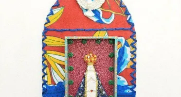 Capelinha de Chita Bordada "N. S. Aparecida"
