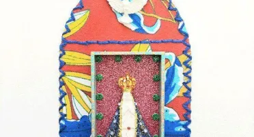 Capelinha de Chita Bordada "N. S. Aparecida"