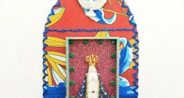 Capelinha de Chita Bordada "N. S. Aparecida"