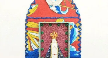 Capelinha de Chita Bordada "N. S. Aparecida"
