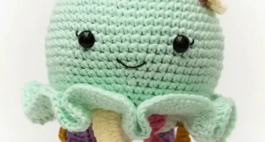 Polvo de Tentáculos Coloridos em Amigurumi