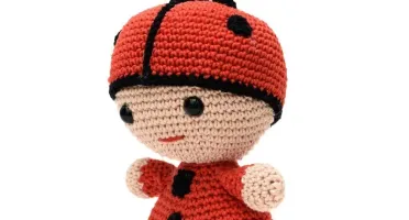 Bebê Joaninha em amigurumi