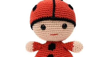 Bebê Joaninha em amigurumi